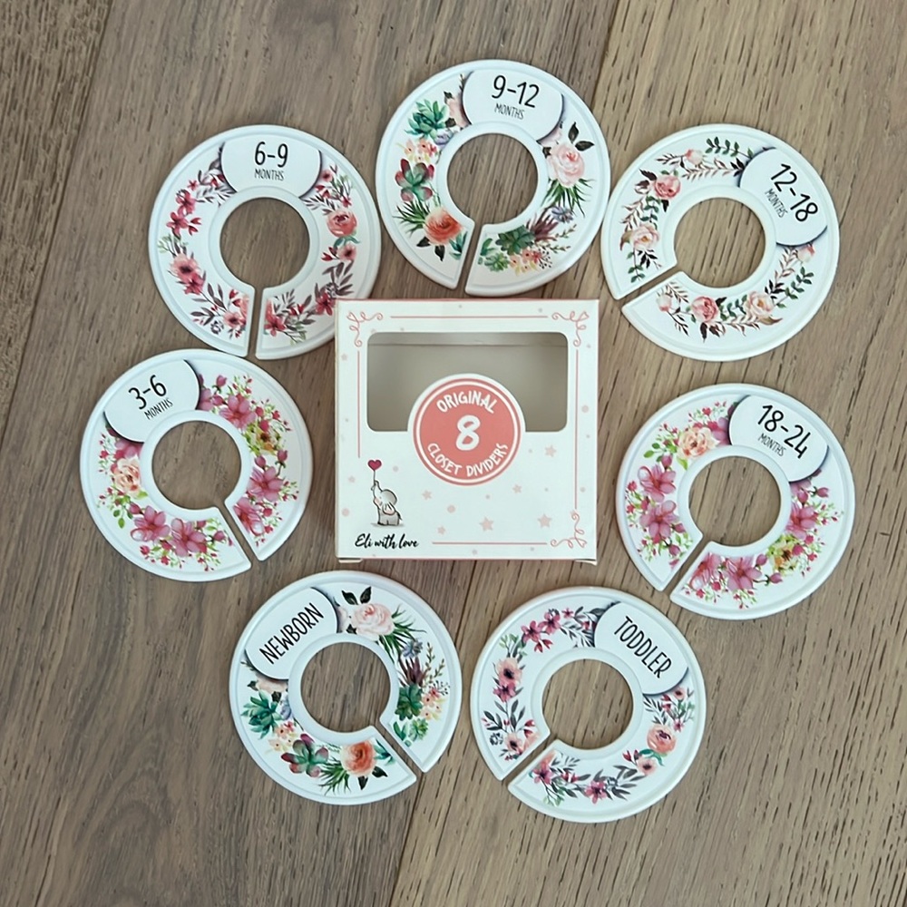Infant closet divider rings